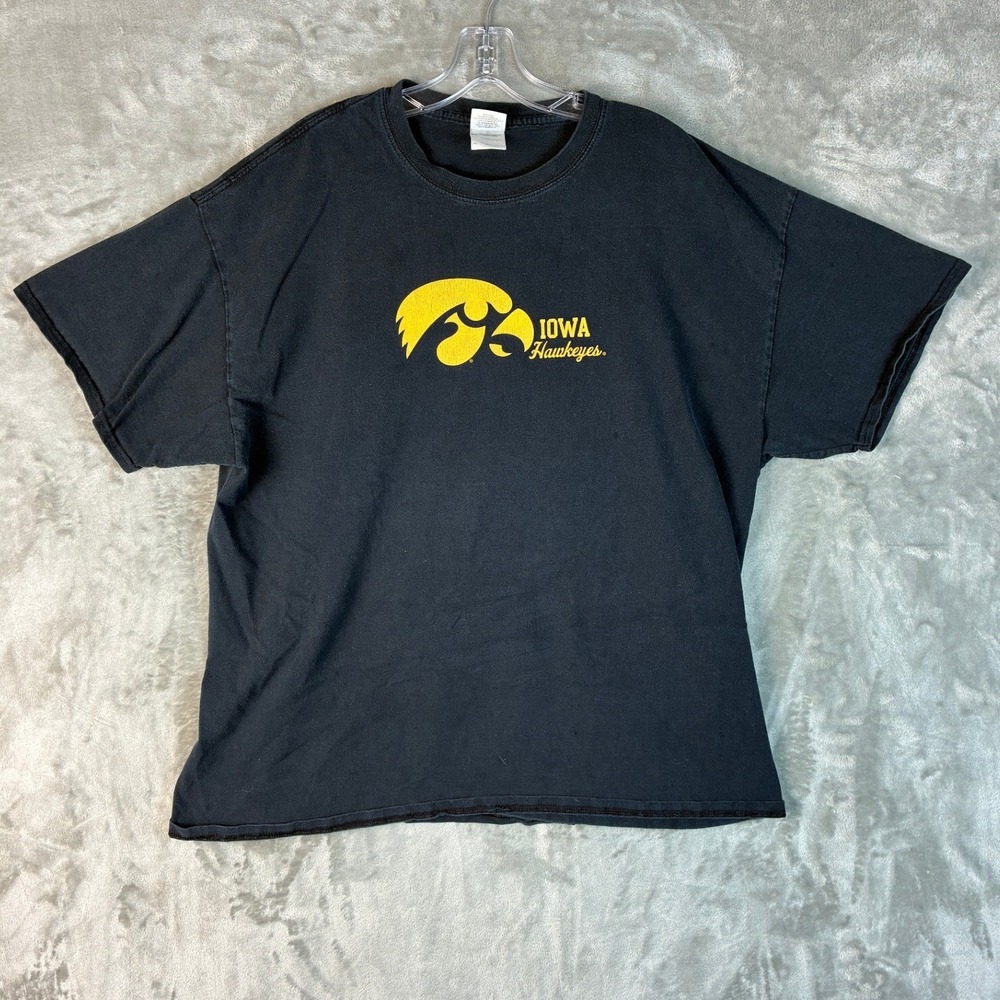 Gildan Iowa Hawkeyes T Shirt Mens XL Black Herky the Hawk Logo NCAA Graphic Tee